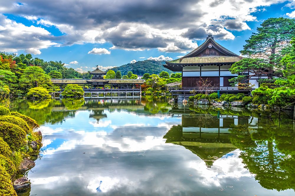 Colorful Peace Bridge, Shobi-kan guesthouse, East Lake, Heian-jingu Shrine, Kyoto, Japan.